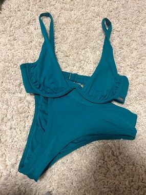 Teal Women’s Two-Piece Bikini Set with Supportive Underwire Top